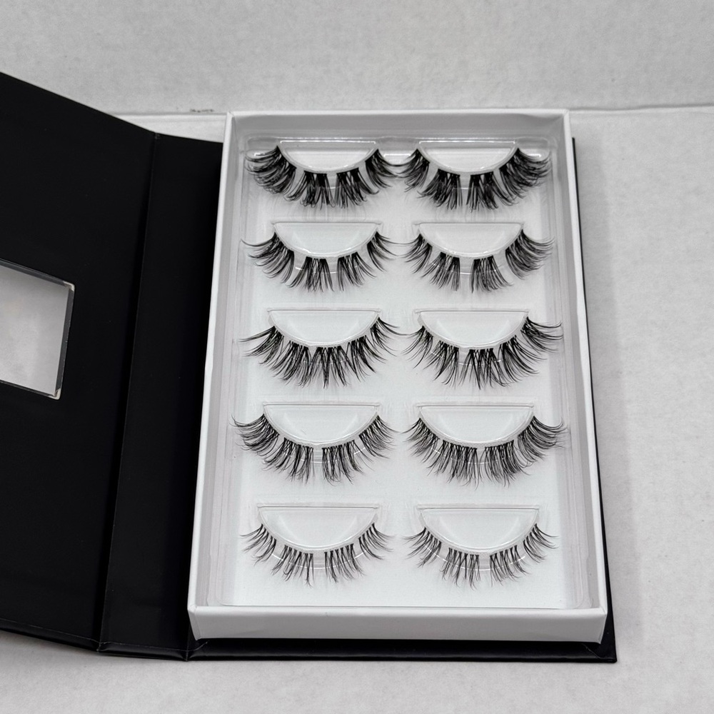 LashifiedbyXO’s Essentials